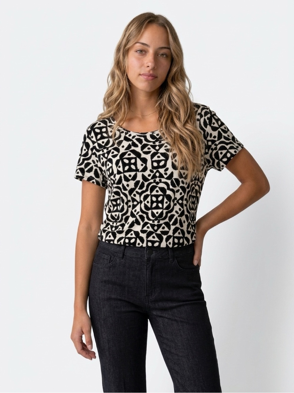 JM Collection Women's M Black & White Geometric Scoop Neck Blouse